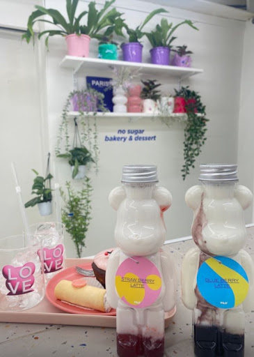 필로베이커리가 홍대예쁜카페 중 마스코트 인테리어로 기억되는 이유